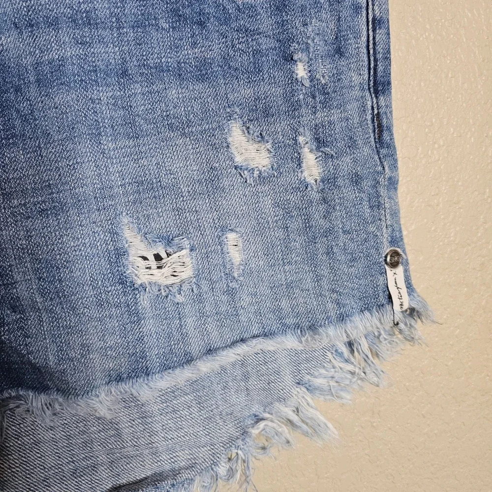 One Teaspoon Outlaws Blue Distressed Denim Shorts Low Waist Button‎ Fly Size 30